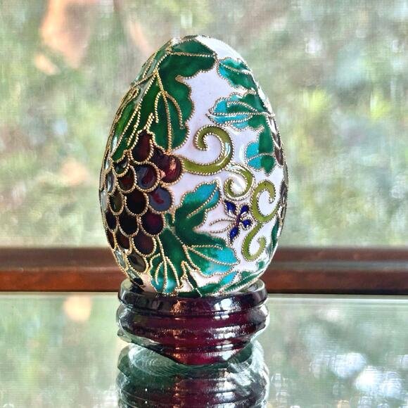 Vintage Cloisonné Enamel Egg with Grape and Leaf Design – with Stand - Picture 3 of 8